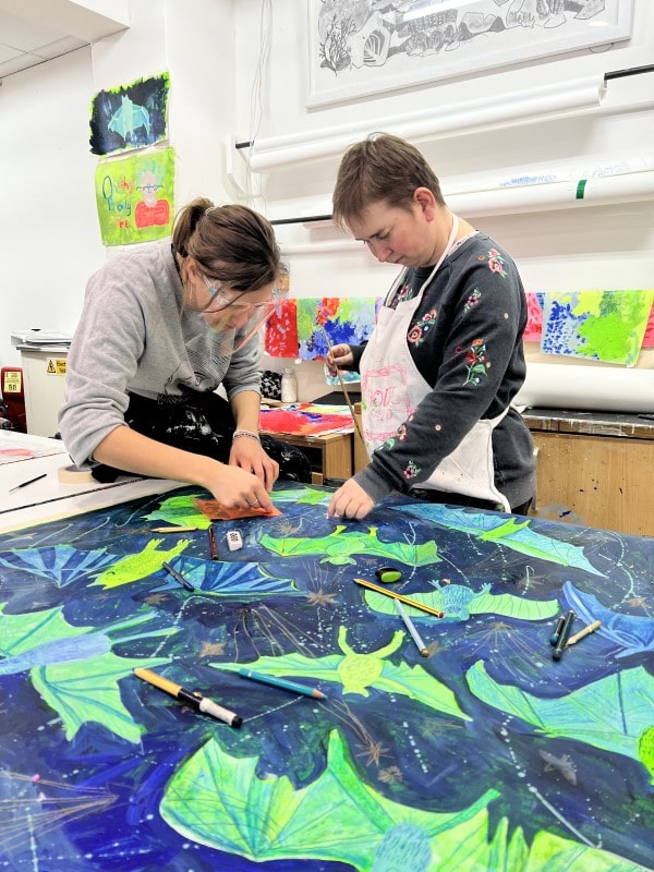 Louise Palmer with Artist Instructor Fiona Biddington